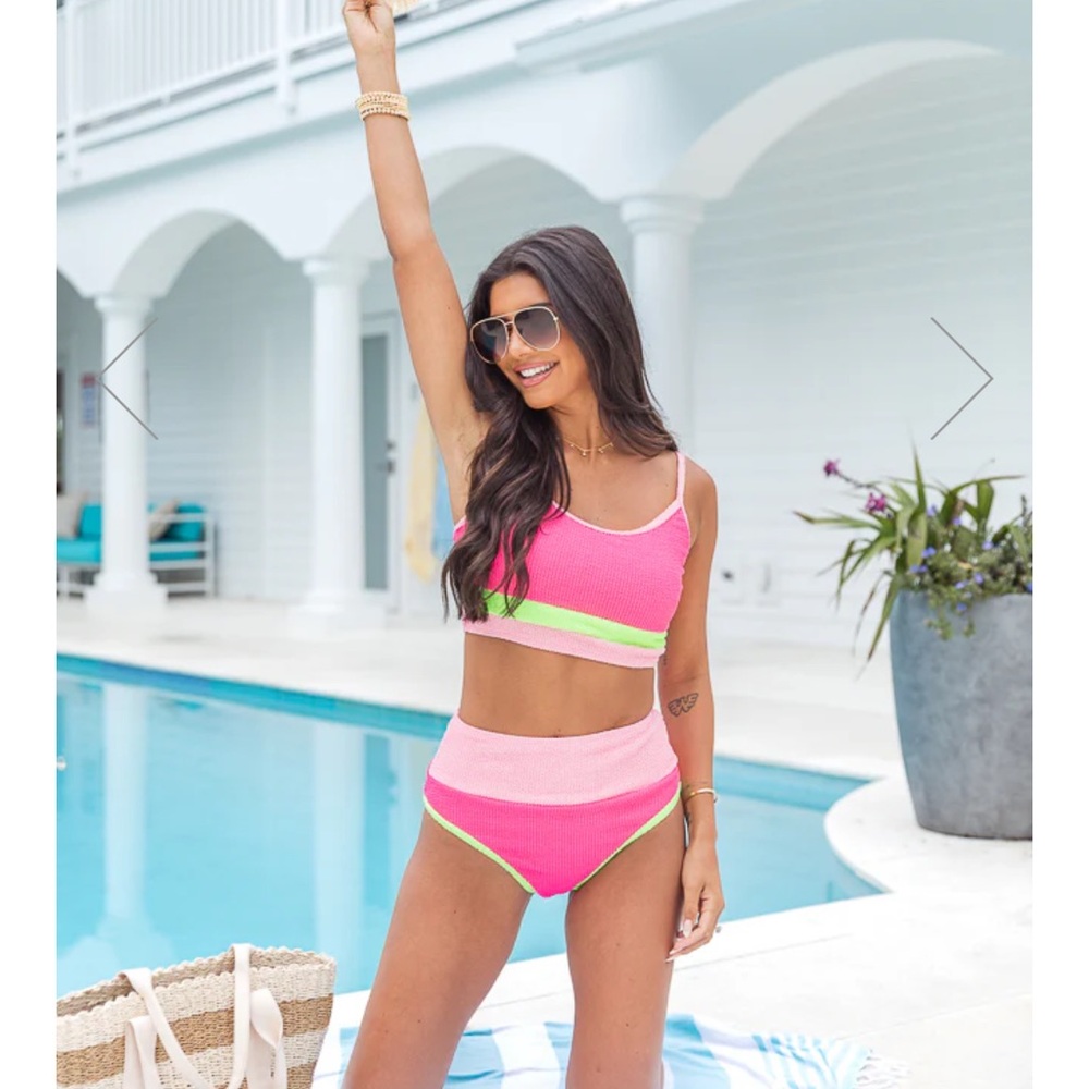 Pink Lily NWOT PINK AND GREEN COLOR BLOCK SWIM TOP - Picture 3 of 12
